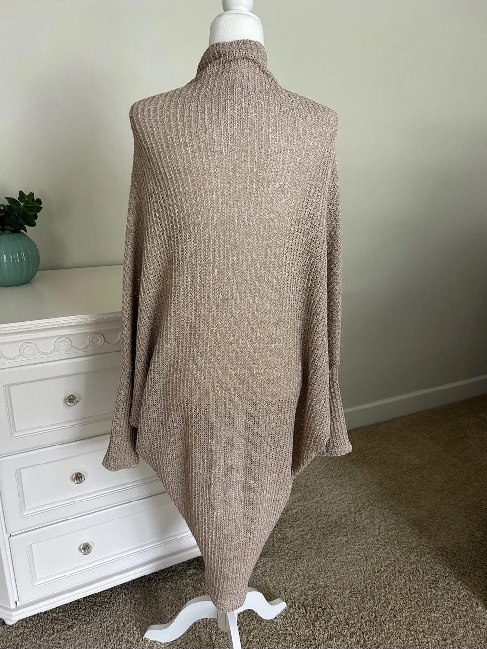 NWT Gilli Beige Open-Front Batwing Sleeve Draped Knit Cardigan - Women